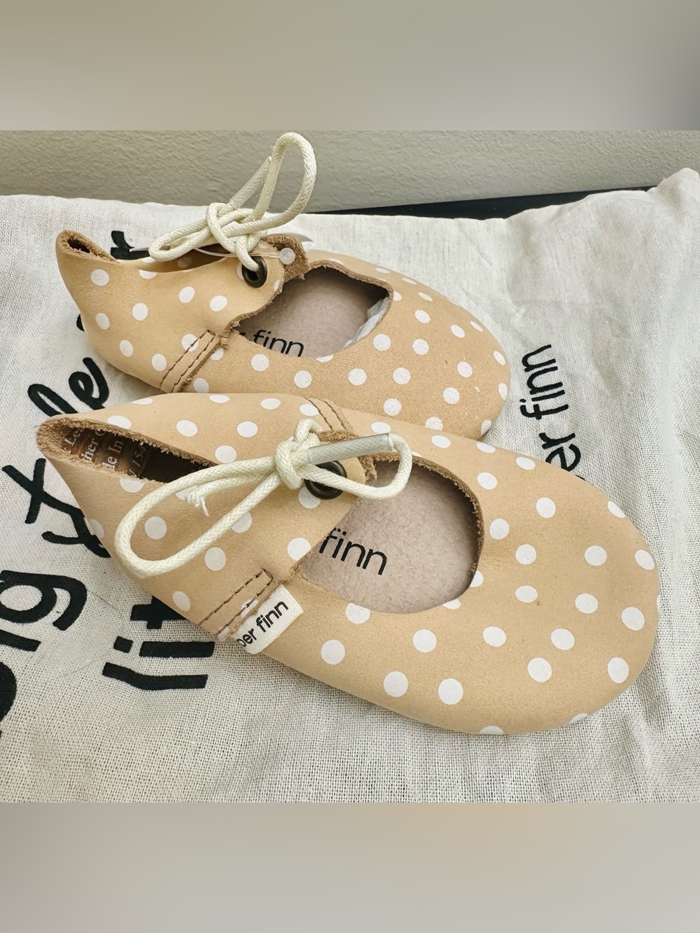 NWT Piper Finn Beige White Polka Dot Kids Moccasins Sz 3 baby